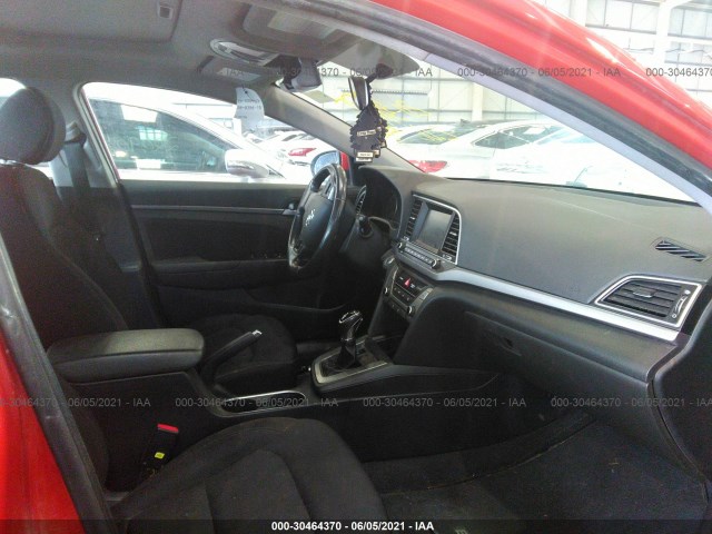 Photo 4 VIN: 00000000000050992 - HYUNDAI ELANTRA 