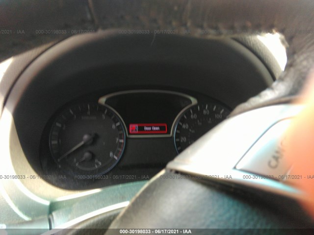 Photo 6 VIN: 00000000000148609 - NISSAN ALTIMA 