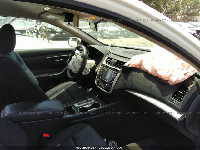 Photo 4 VIN: 00000000000209059 - NISSAN ALTIMA 