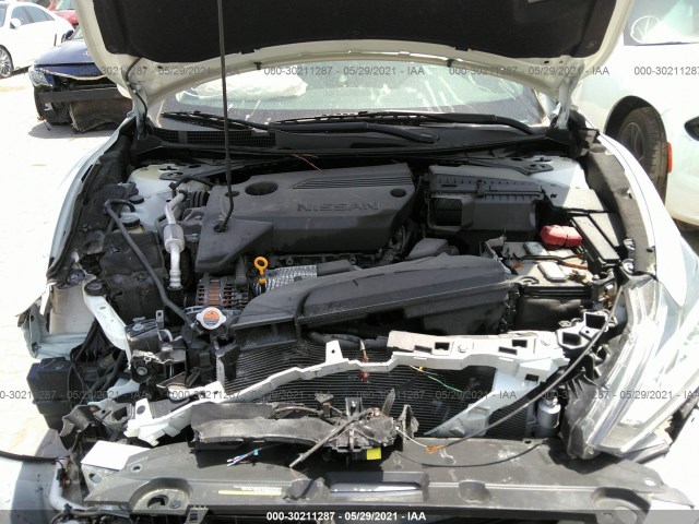 Photo 9 VIN: 00000000000209059 - NISSAN ALTIMA 