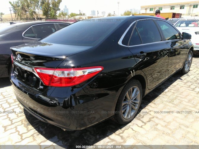 Photo 3 VIN: 00000000000330743 - TOYOTA CAMRY 