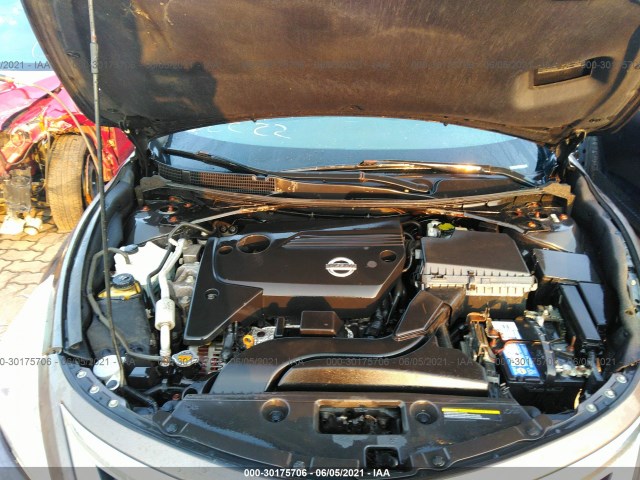 Photo 9 VIN: 00000000000404776 - NISSAN ALTIMA 