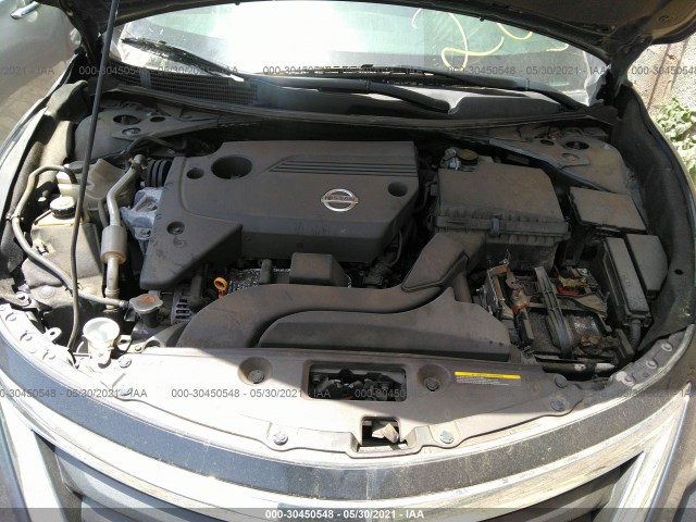 Photo 9 VIN: 00000000000415103 - NISSAN ALTIMA 