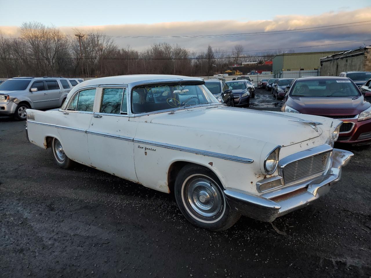 Photo 3 VIN: 0000000000N567112 - CHRYSLER NEW YORKER 