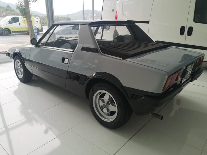 Photo 3 VIN: 00000128AS0013729 - FIAT X1 9 BERTONE TARGA 