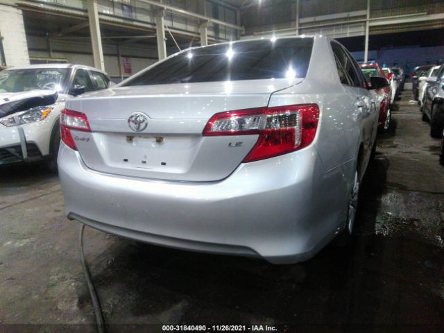 Photo 3 VIN: 000BF1FK0CR225913 - TOYOTA CAMRY 