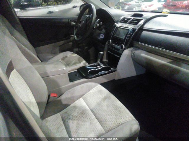 Photo 4 VIN: 000BF1FK0CR225913 - TOYOTA CAMRY 