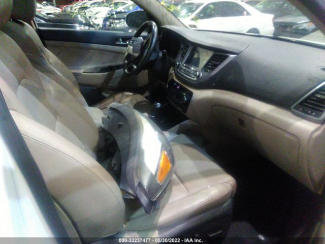 Photo 4 VIN: 008J33A29GU024812 - HYUNDAI TUCSON 