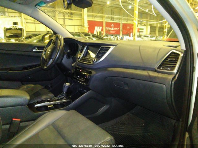 Photo 4 VIN: 008J3CA22HU388457 - HYUNDAI TUCSON 