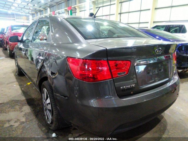 Photo 2 VIN: 00AFU4A21D5733475 - KIA FORTE 