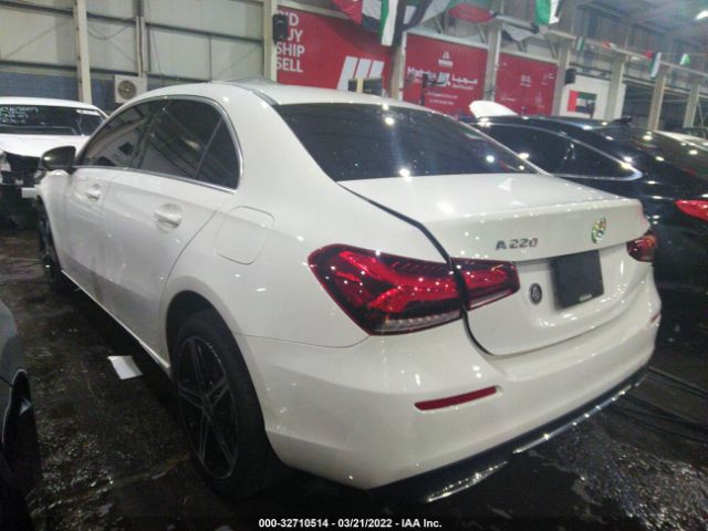 Photo 2 VIN: 00D3G4EB8KW021811 - MERCEDES-BENZ A-CLASS 