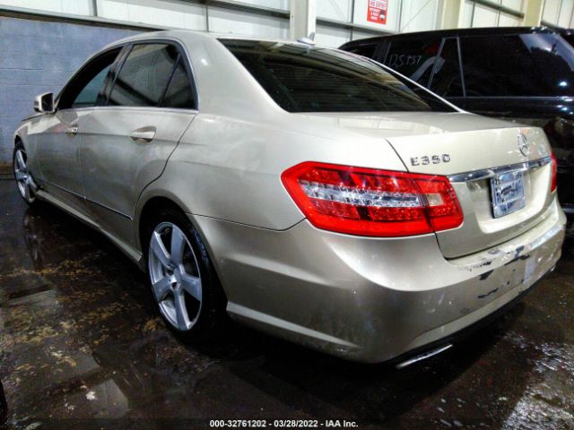 Photo 2 VIN: 00DHF5GB3AA218490 - MERCEDES-BENZ E-CLASS 