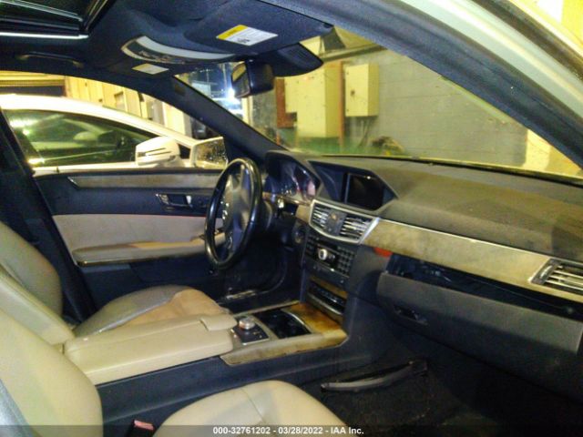 Photo 4 VIN: 00DHF5GB3AA218490 - MERCEDES-BENZ E-CLASS 