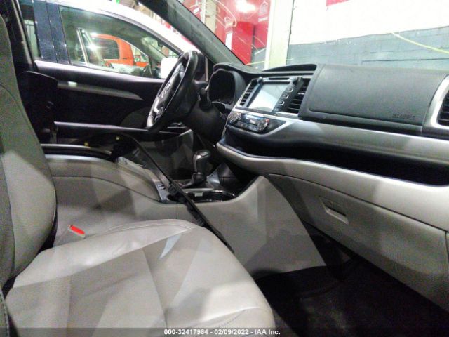 Photo 4 VIN: 00DJKRFH2FS206975 - TOYOTA HIGHLANDER 