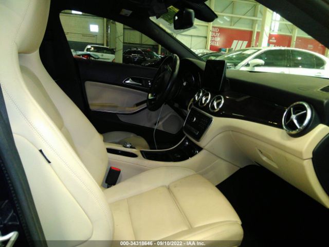 Photo 4 VIN: 00DSJ4GB5JN526963 - MERCEDES-BENZ CLA 