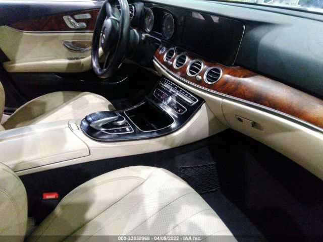 Photo 4 VIN: 00DZF4KB3JA331944 - MERCEDES-BENZ E-CLASS 