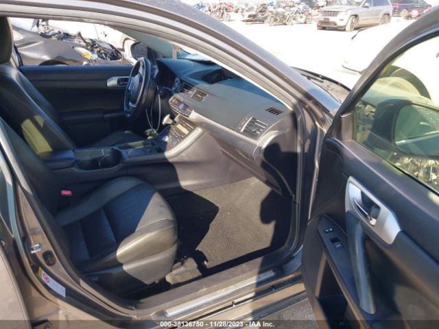 Photo 4 VIN: 00JTHKD5BH4C21145 - LEXUS CT 