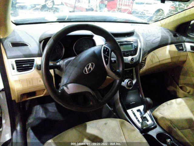 Photo 6 VIN: 00PDH4AE0BH030424 - HYUNDAI ELANTRA 