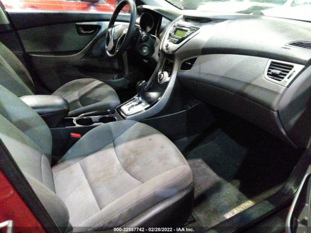 Photo 4 VIN: 00PDH4AE4BH038056 - HYUNDAI ELANTRA 