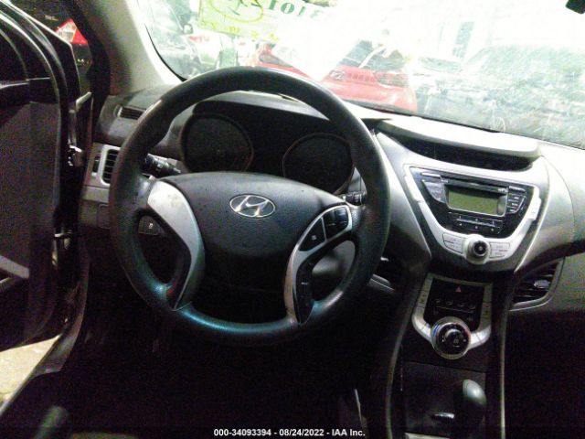 Photo 6 VIN: 00PDH4AEXBH042905 - HYUNDAI ELANTRA 