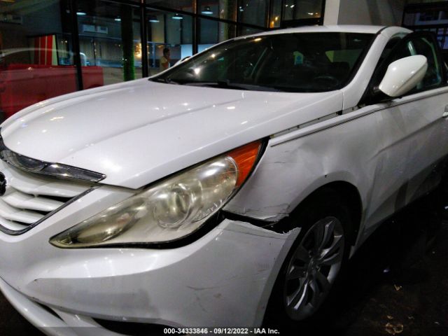 Photo 5 VIN: 00PEB4AC2BH124017 - HYUNDAI SONATA 