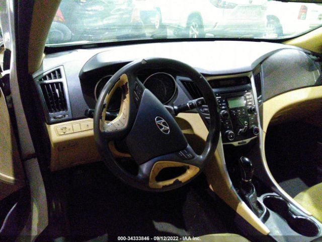 Photo 6 VIN: 00PEB4AC2BH124017 - HYUNDAI SONATA 