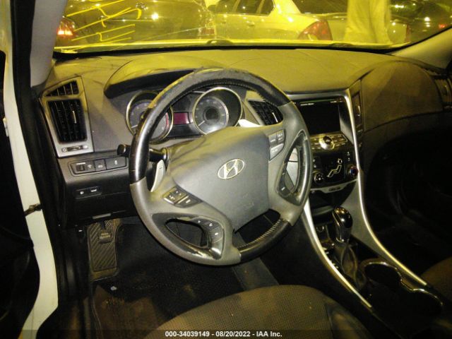 Photo 6 VIN: 00PEC4AC4BH147490 - HYUNDAI SONATA 