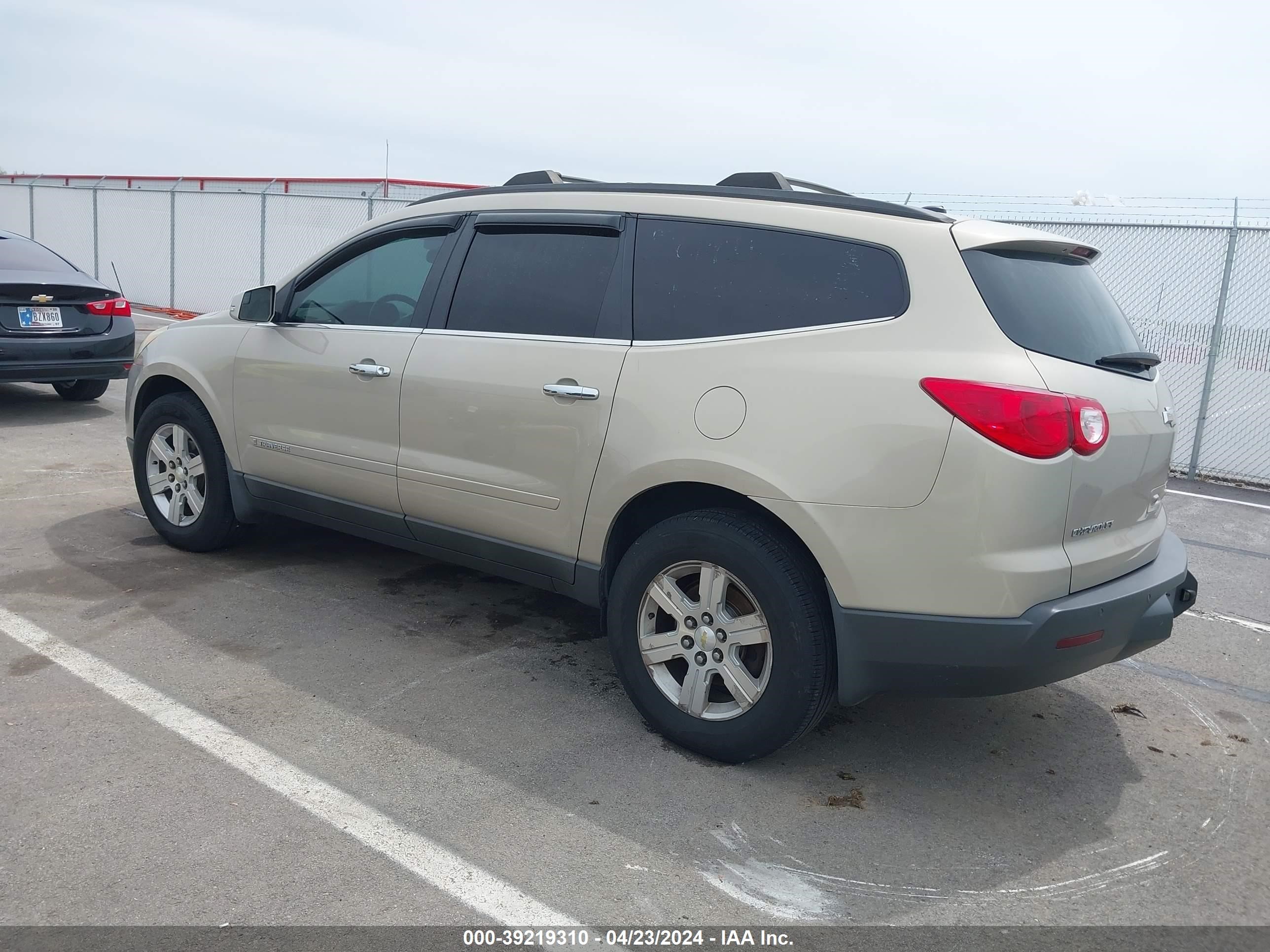 Photo 2 VIN: 01GNER23D29S14333 - CHEVROLET TRAVERSE 