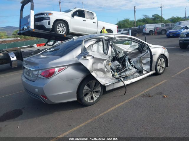 Photo 3 VIN: 0KMHEC4A43DA08912 - HYUNDAI SONATA 