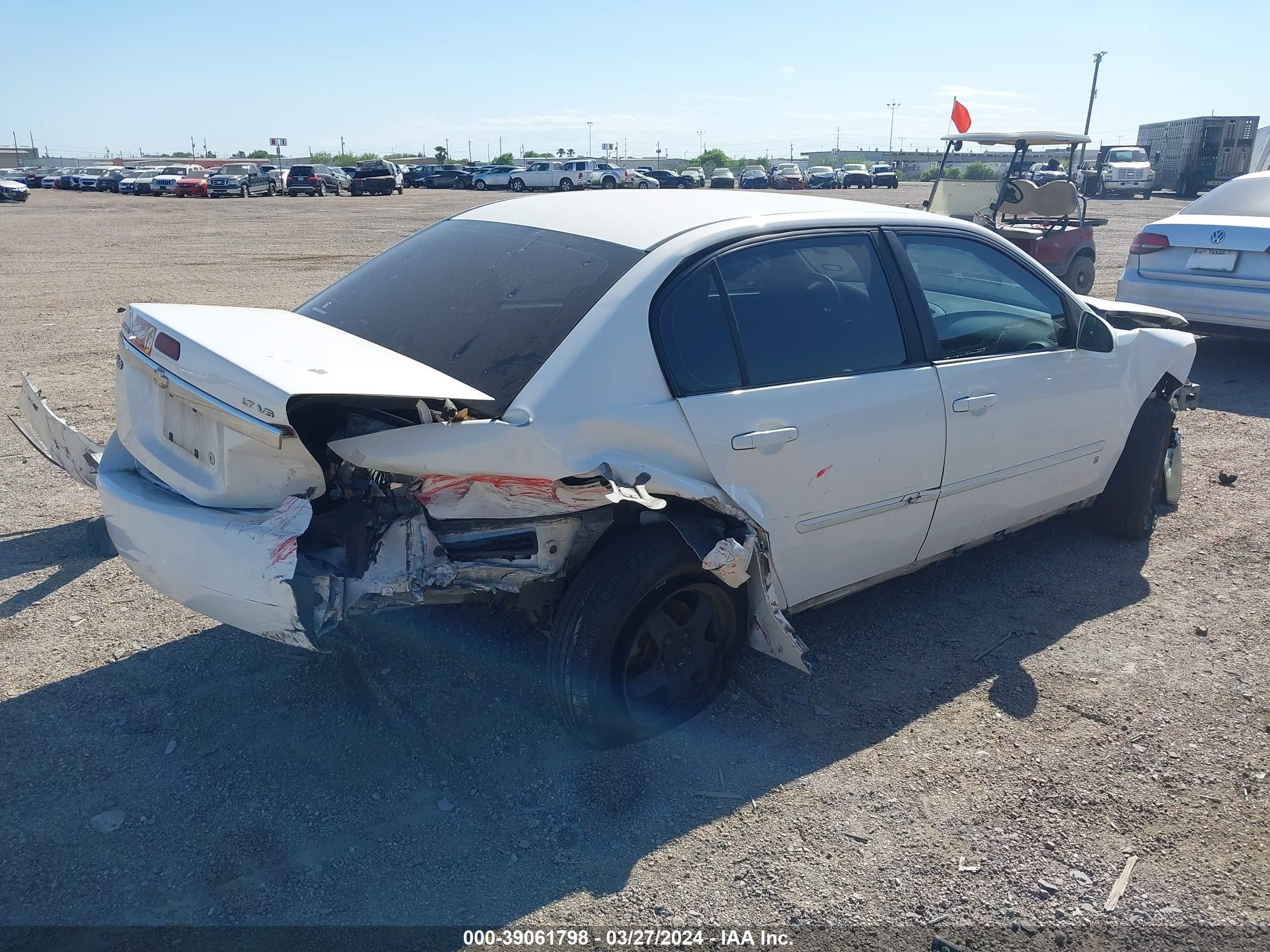 Photo 3 VIN: 11G1ZT58N38F14913 - CHEVROLET MALIBU 