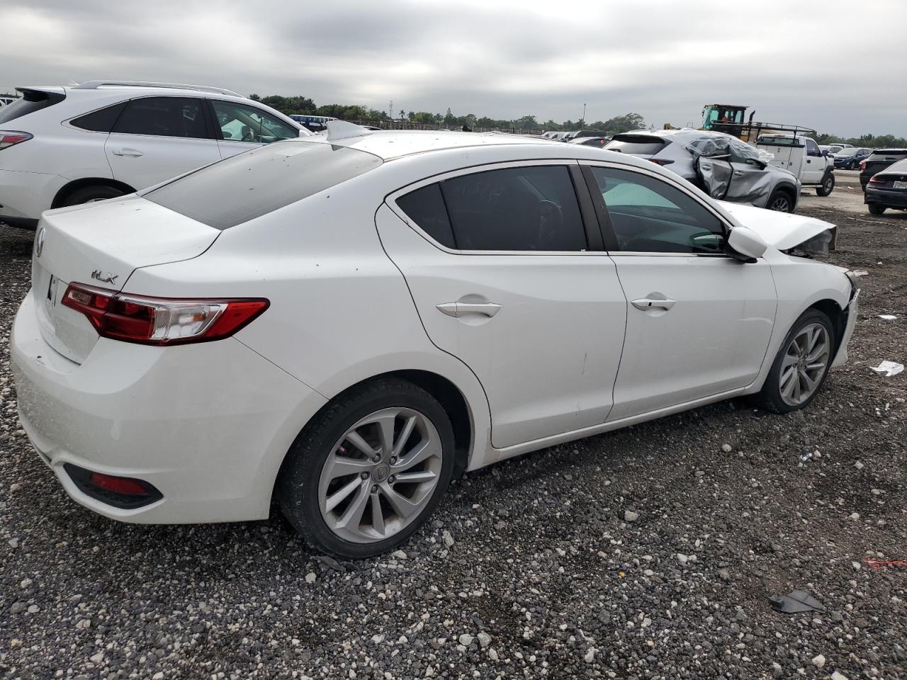 Photo 2 VIN: 19UDE2F30JA002280 - ACURA ILX 