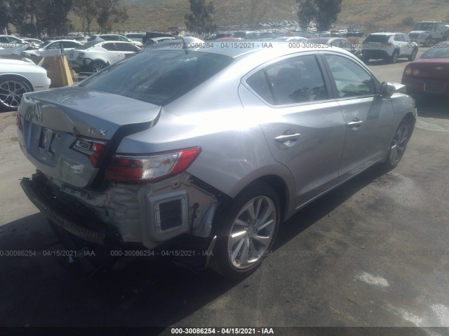 Photo 3 VIN: 19UDE2F33JA008400 - ACURA ILX 