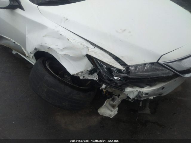 Photo 5 VIN: 19UDE2F34JA005747 - ACURA ILX 