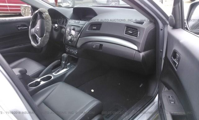 Photo 4 VIN: 19UDE2F38JA001345 - ACURA ILX 