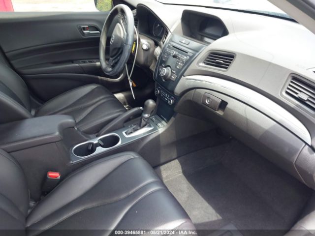 Photo 4 VIN: 19UDE2F3XKA001817 - ACURA ILX 