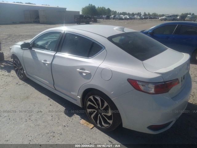 Photo 2 VIN: 19UDE2F43JA000001 - ACURA ILX 