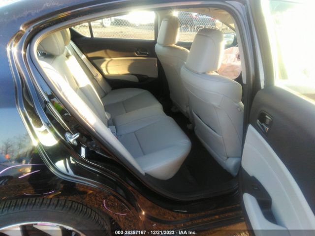 Photo 7 VIN: 19UDE2F44JA009015 - ACURA ILX 