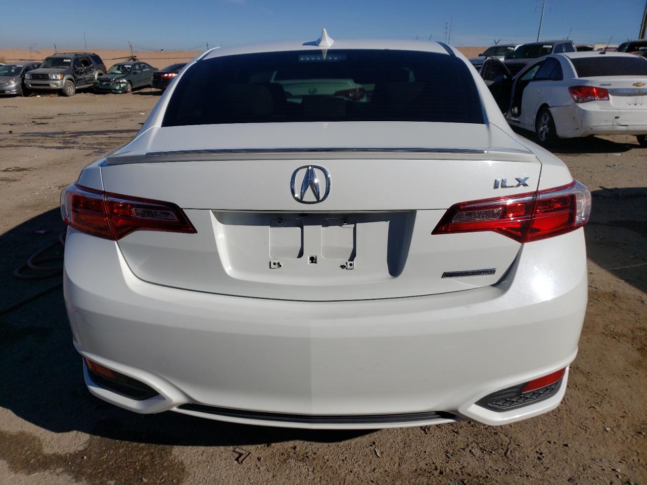 Photo 5 VIN: 19UDE2F45JA001635 - ACURA ILX 