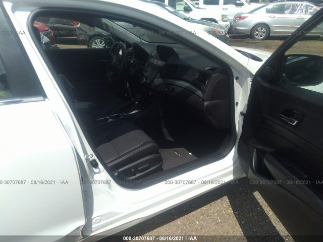 Photo 4 VIN: 19UDE2F70HA012126 - ACURA ILX 