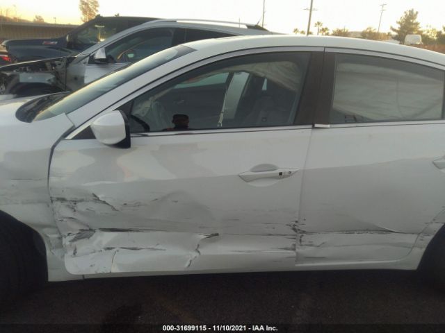 Photo 5 VIN: 19UDE2F72GA009422 - ACURA ILX 