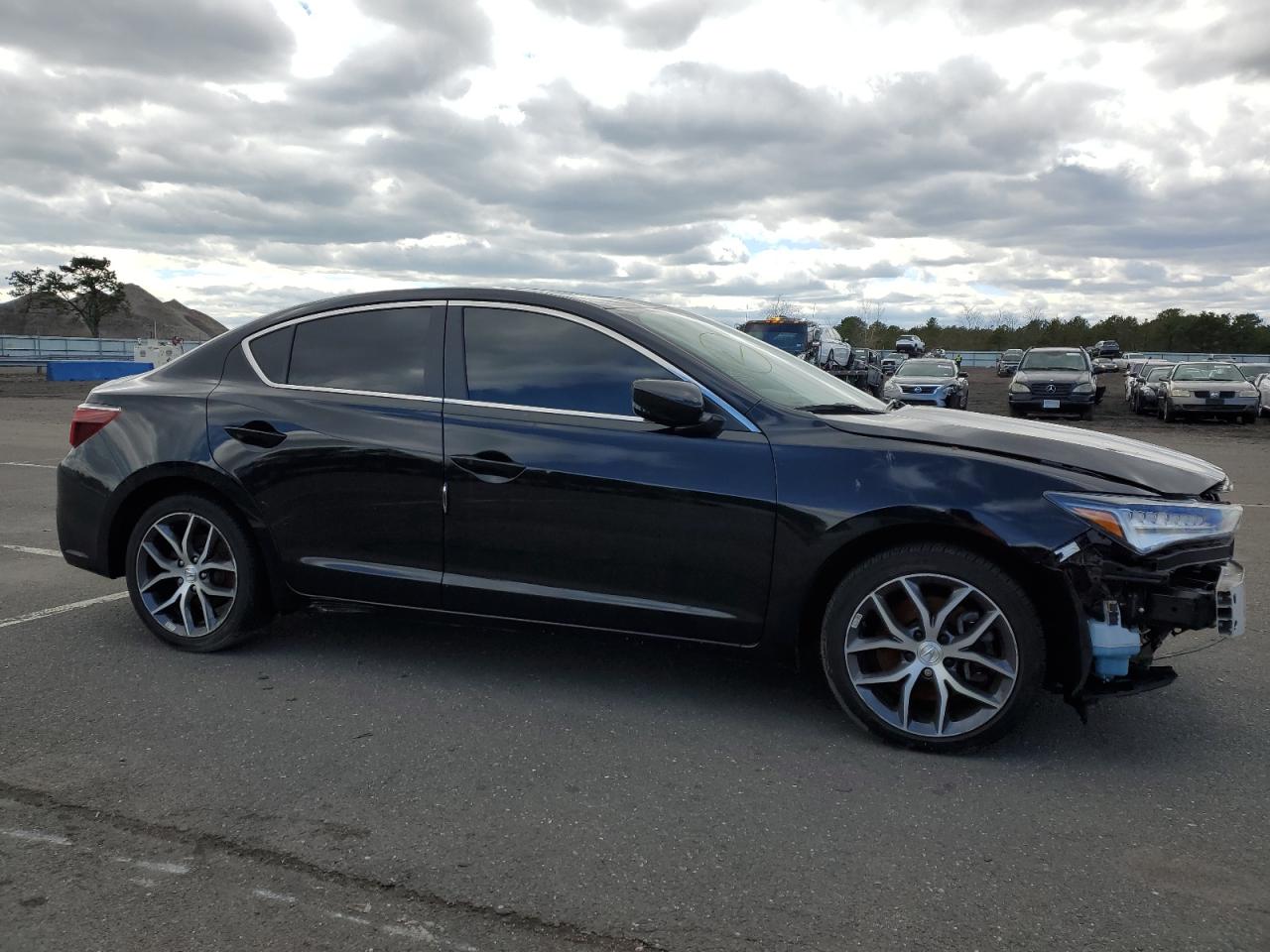 Photo 3 VIN: 19UDE2F72MA002059 - ACURA ILX 