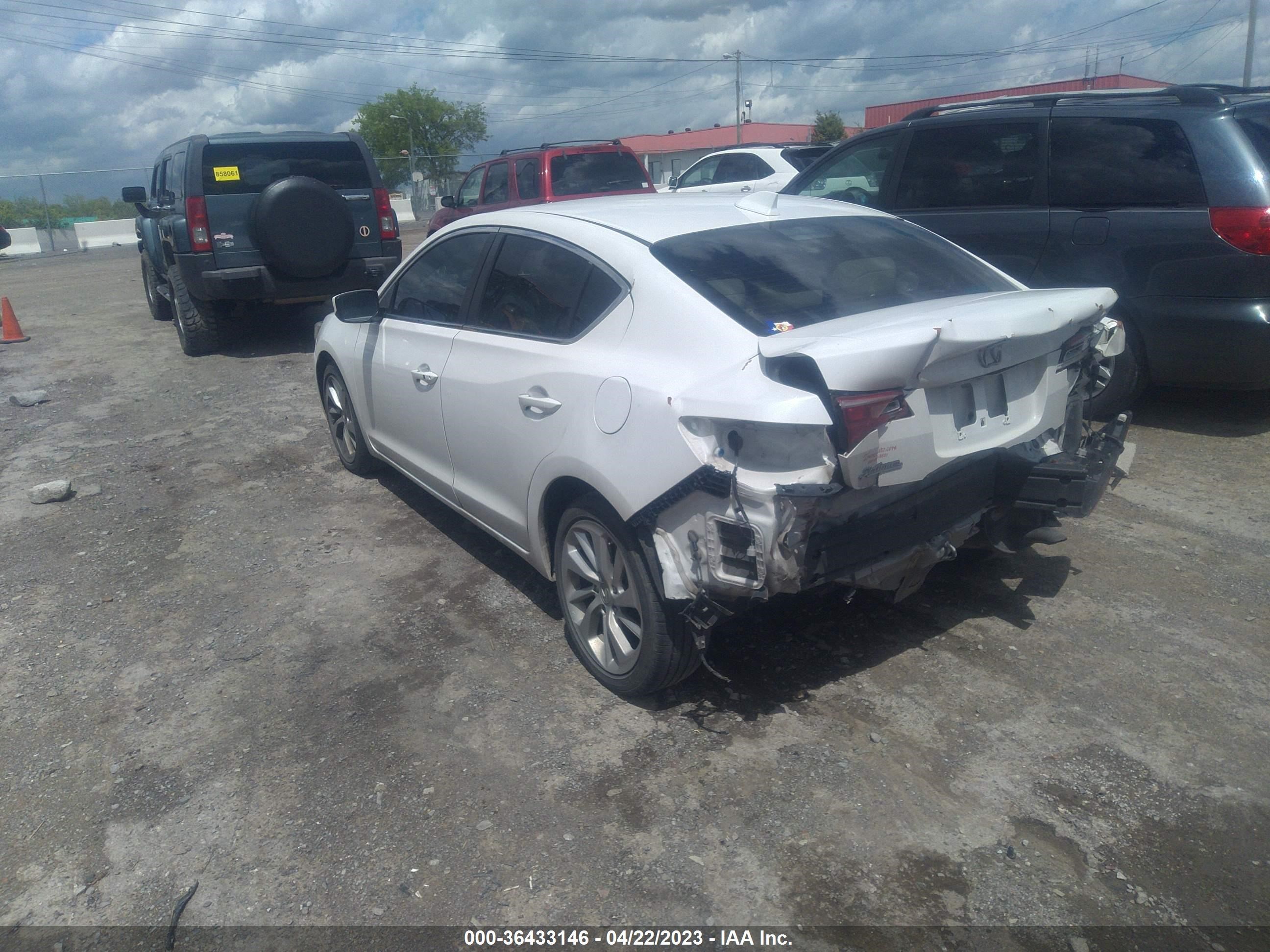 Photo 2 VIN: 19UDE2F73HA010693 - ACURA ILX 