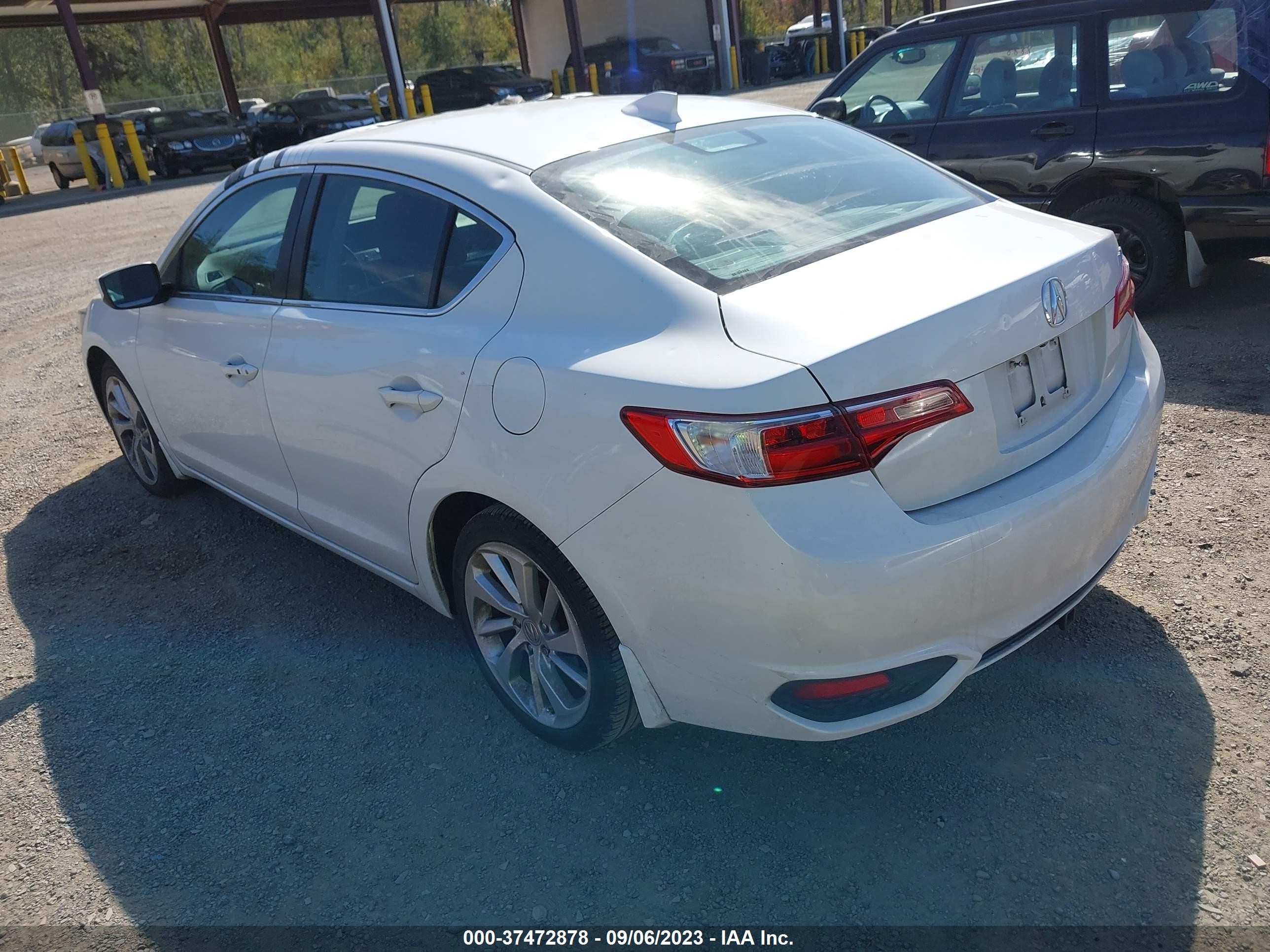 Photo 2 VIN: 19UDE2F75GA011696 - ACURA ILX 