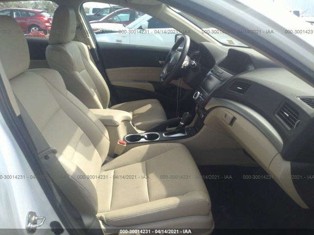 Photo 4 VIN: 19UDE2F75JA000835 - ACURA ILX 