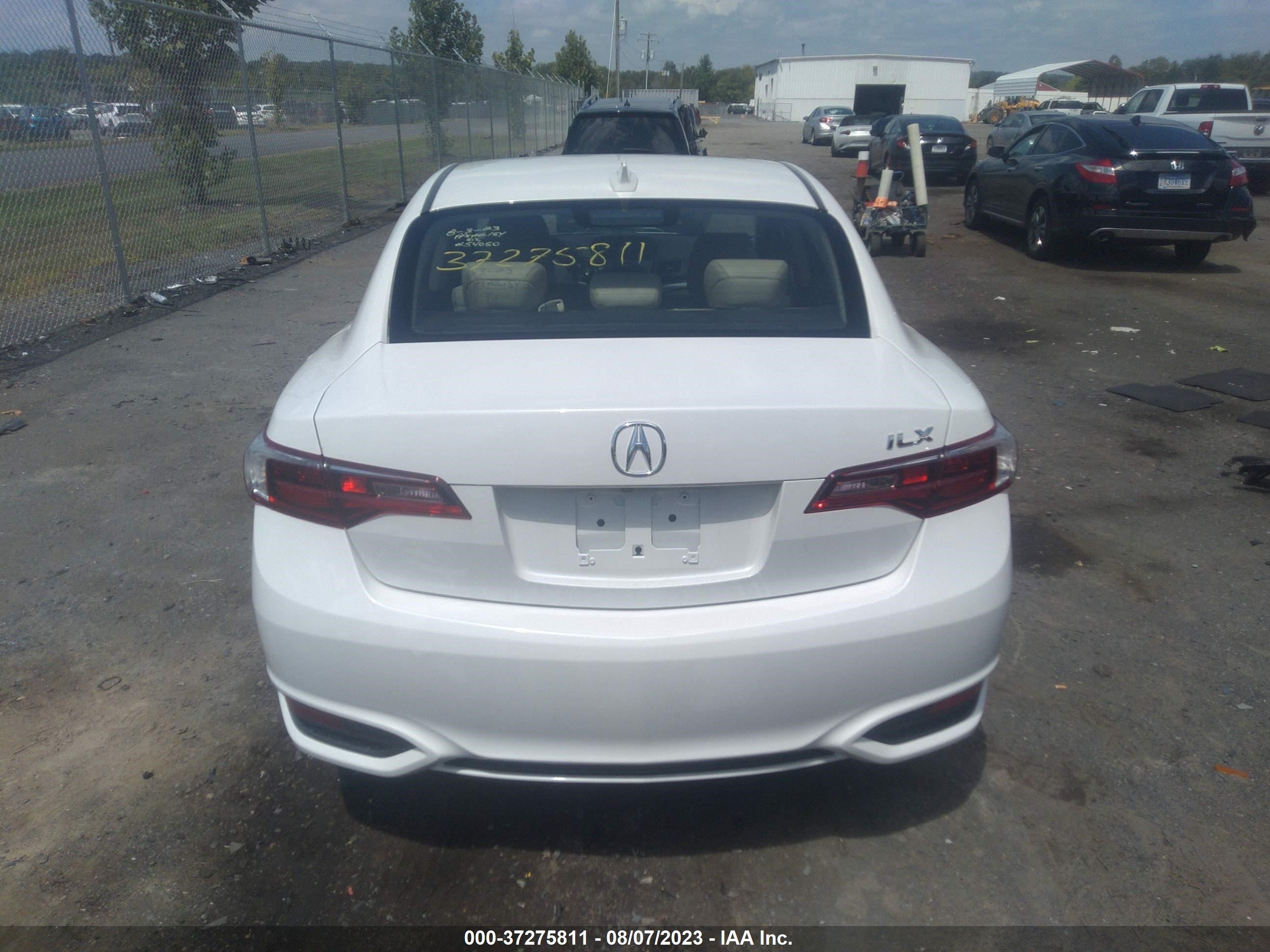 Photo 15 VIN: 19UDE2F77JA005793 - ACURA ILX 