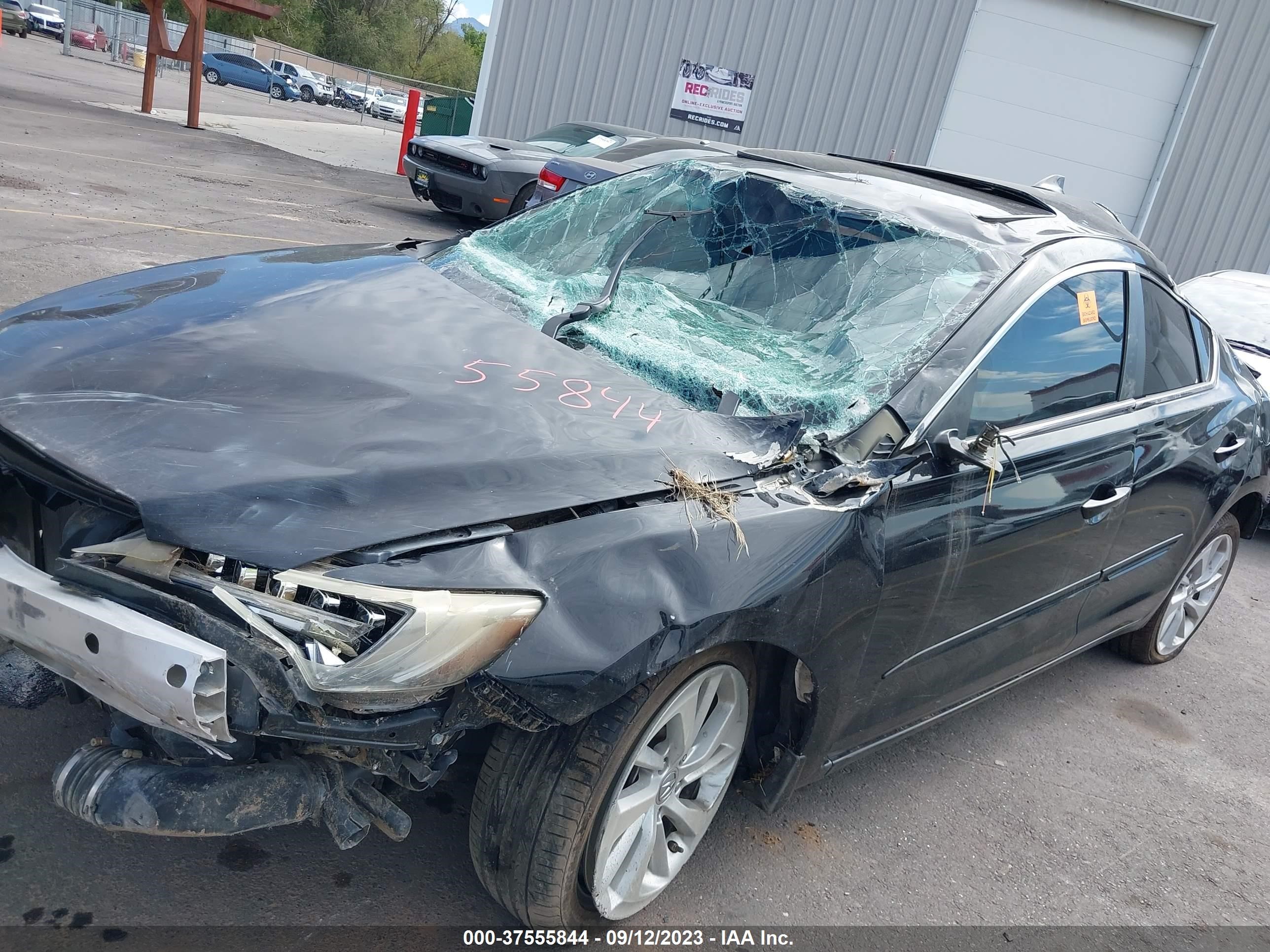 Photo 5 VIN: 19UDE2F7XGA001407 - ACURA ILX 