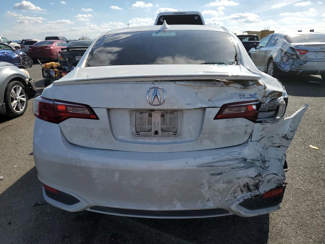 Photo 5 VIN: 19UDE2F81GA000140 - ACURA ILX 