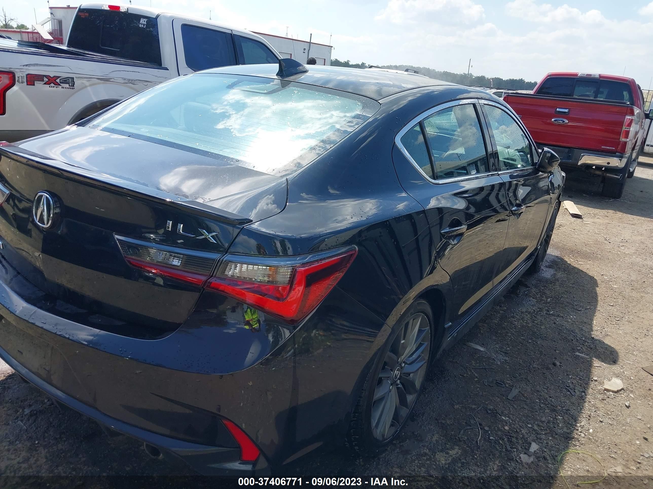 Photo 3 VIN: 19UDE2F85MA006745 - ACURA ILX 