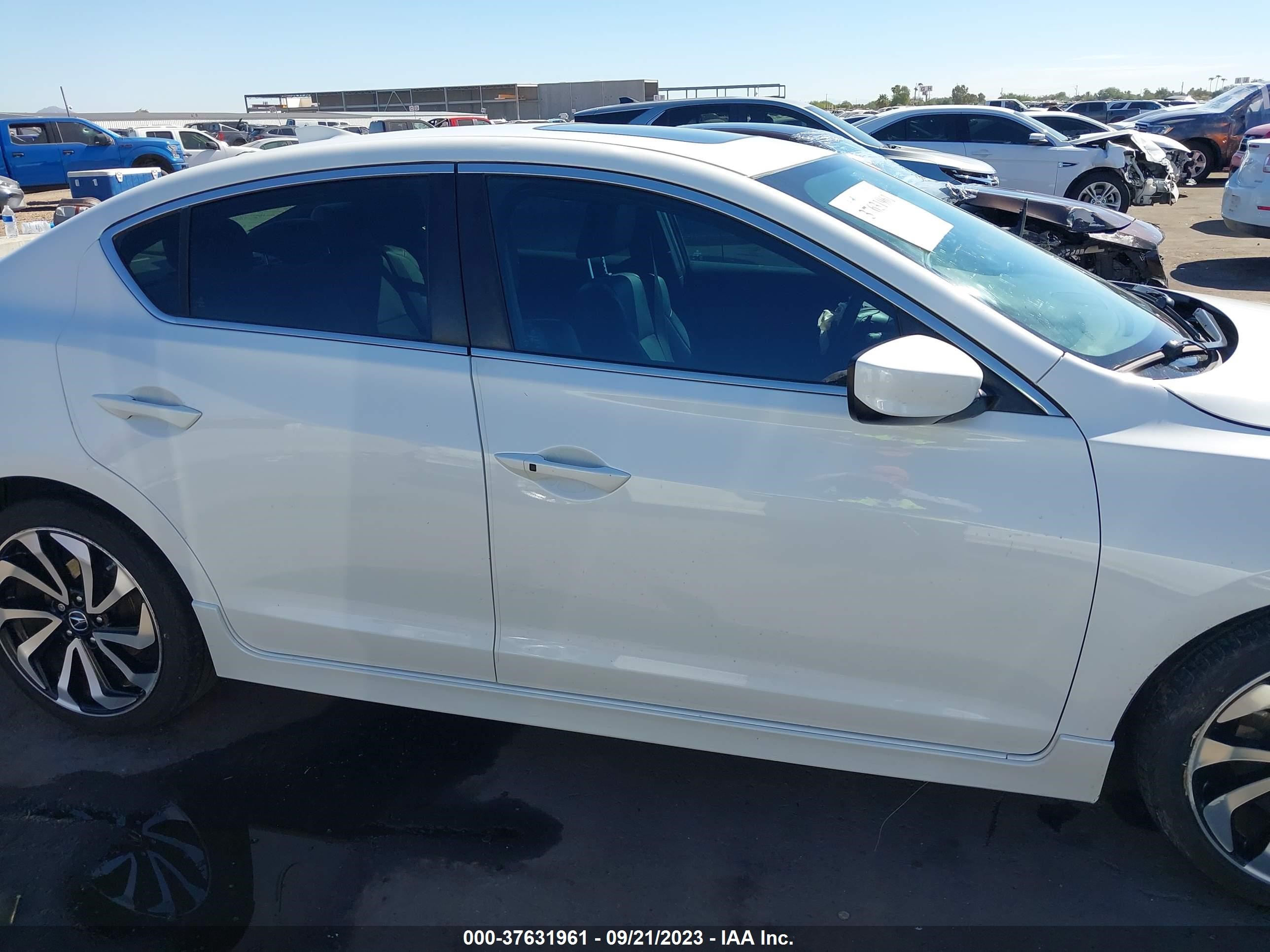 Photo 12 VIN: 19UDE2F8XGA015834 - ACURA ILX 