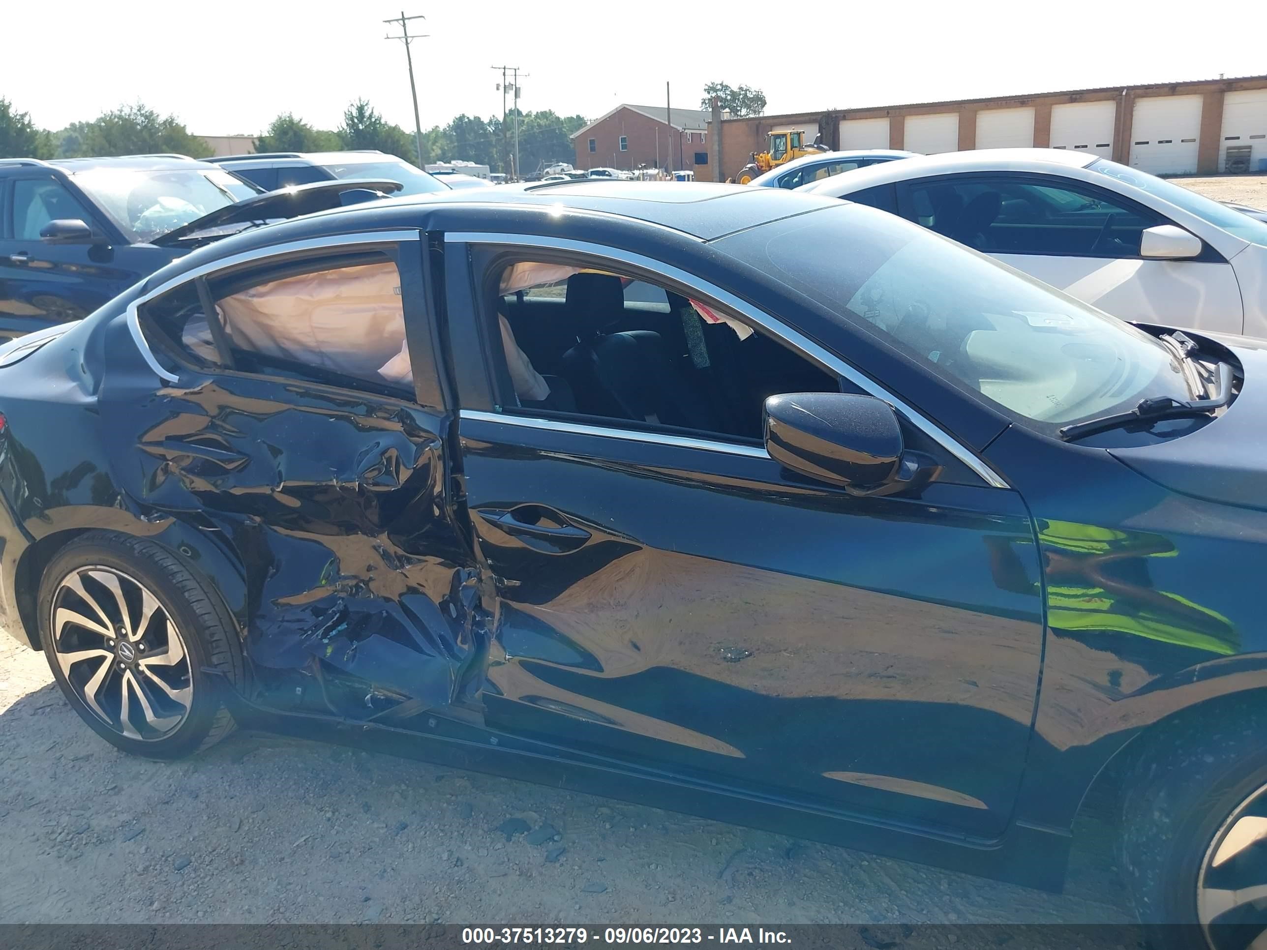 Photo 12 VIN: 19UDE2F8XHA002096 - ACURA ILX 